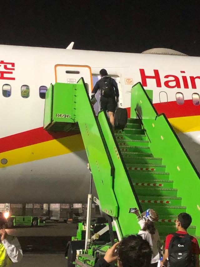 1640937541923008507.jpg 25-跟随国足从吉达返回上海浦东机场.jpg