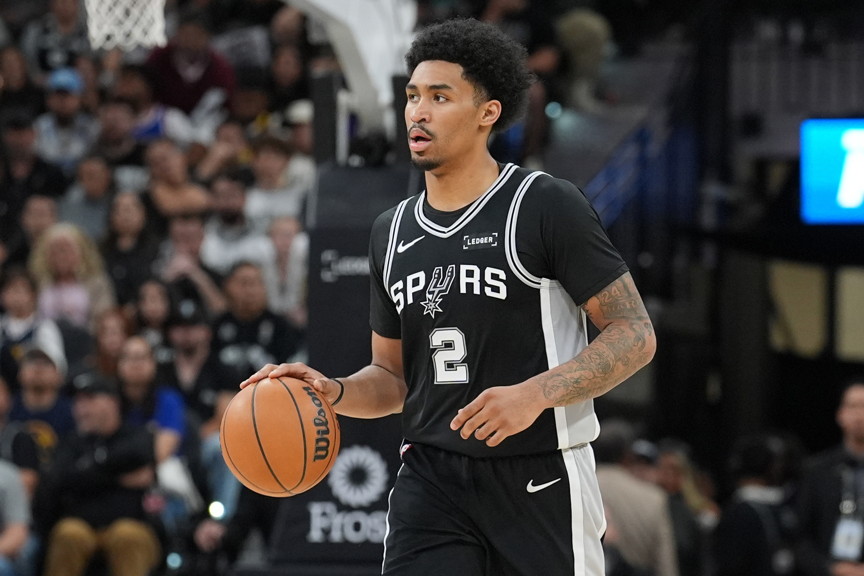 mk体育-米奇：哈珀目前的状态为每日观察 他右腿肌肉挫伤&amp;没有长期隐患