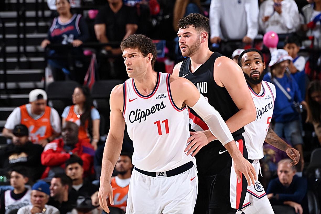 mk体育-看起来数据不差，实际上快船先发内线老将的场上效果很不理想？