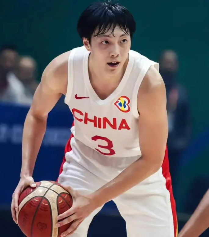 mk体育官方网站-中国男篮12人大名单预测！胡明轩领衔徐昕入选，庞峥麟首亮相